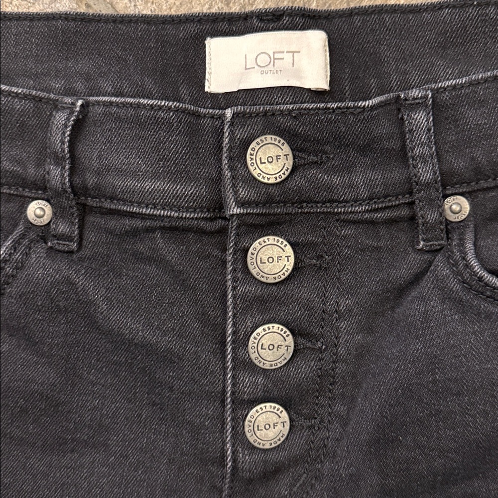 LOFT Outlet Washed Black Button Fly Denim Shorts Size 4 - Picture 6 of 11